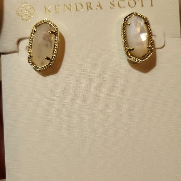 **** SOLD ***** Kendra Scott Gold Stud Earrings in Ivory Pearl - Picture 4 of 10